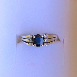 Very Unique & dainty Sterling Silver Sapphire ring, size 6